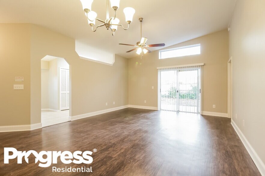 Building Photo - 2841 Talladega Dr
