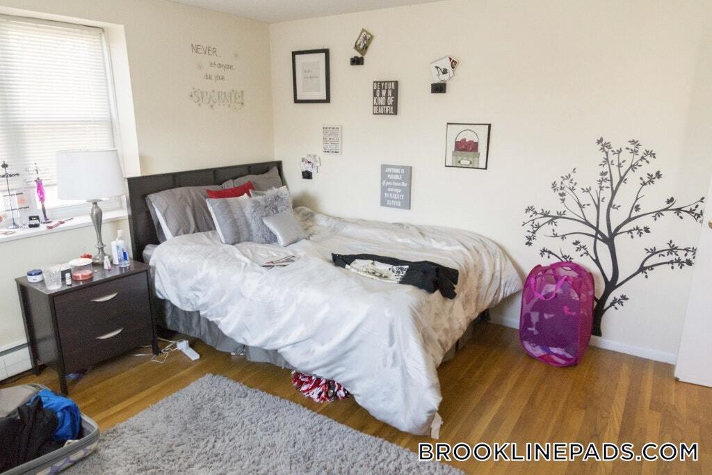 Building Photo - 110 Babcock St