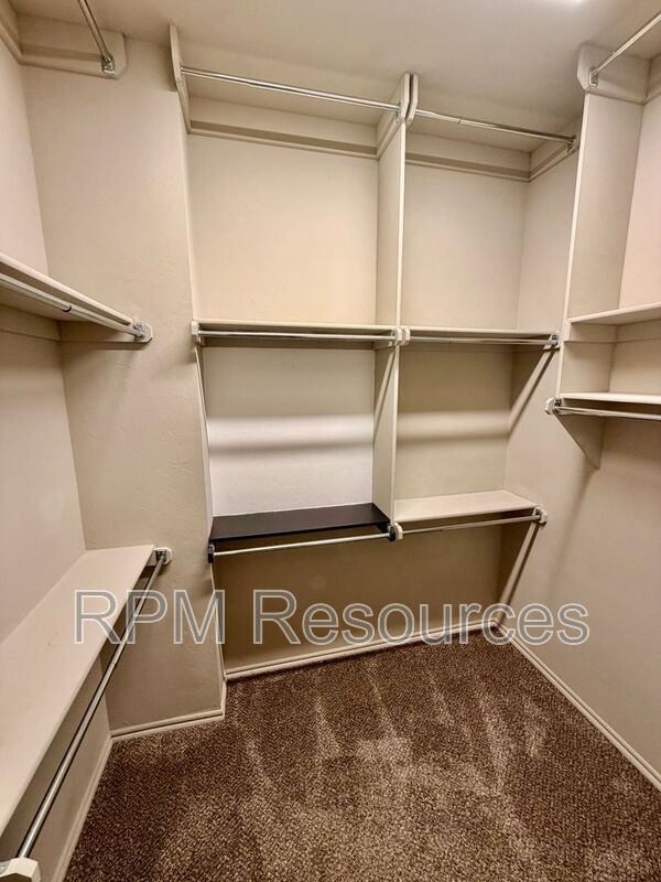 Building Photo - 3809 Brougham Way