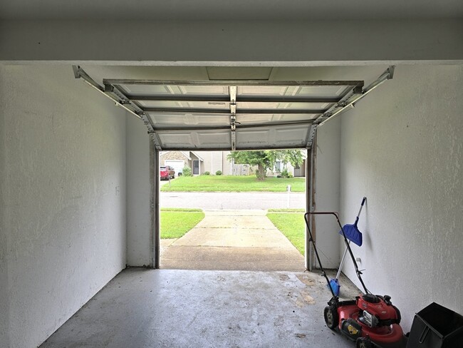 Building Photo - Charming 3BD/3BA Home with Modern Upgrades