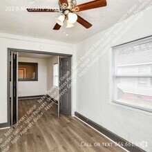 Building Photo - 1 Bedroom 1 Bath Duplex Blocks from Mills ...