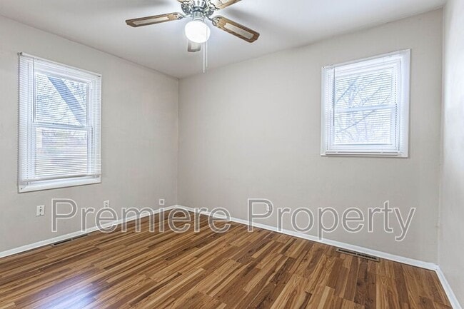 Building Photo - 7111 NE 52nd St