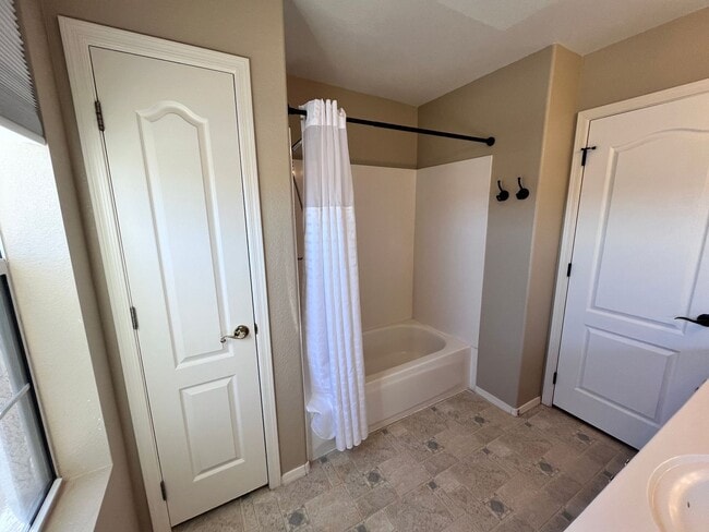 Building Photo - North East- 5 bedroom/ 2.5 bathroom single family home