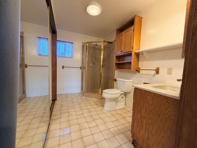 Building Photo - Charming One-Bedroom Near Downtown Petaluma – Utilities Included