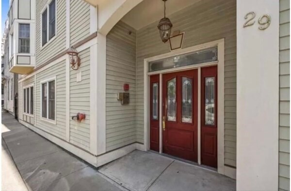 Primary Photo - 29 Vinton St