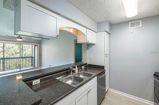 Building Photo - 2500 Winding Creek Blvd