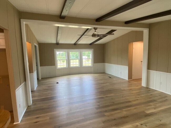 Building Photo - 3533 Old Stage Rd N