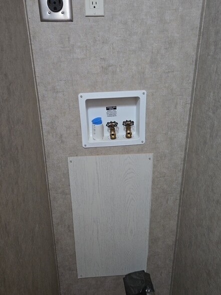 Building Photo - 625 Cane Creek Rd