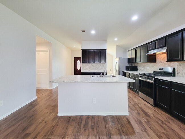 Building Photo - 5443 Dunsmore Harbor Ln