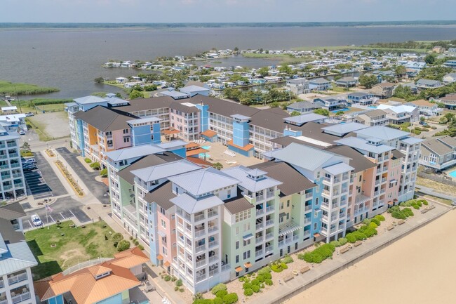 Building Photo - Sandbridge Off Season/Furnished 3 bed Read...