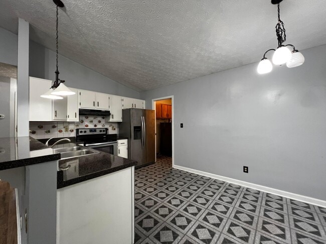 Building Photo - 2470 Dunsworth Dr