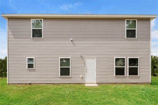 Building Photo - 318 Fern Ct