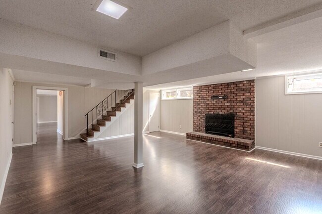 Building Photo - 3123 McGavock Pk