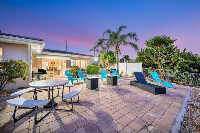 Building Photo - 11420 1st St E