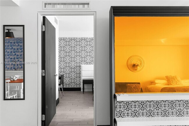 Building Photo - 1100 West Ave