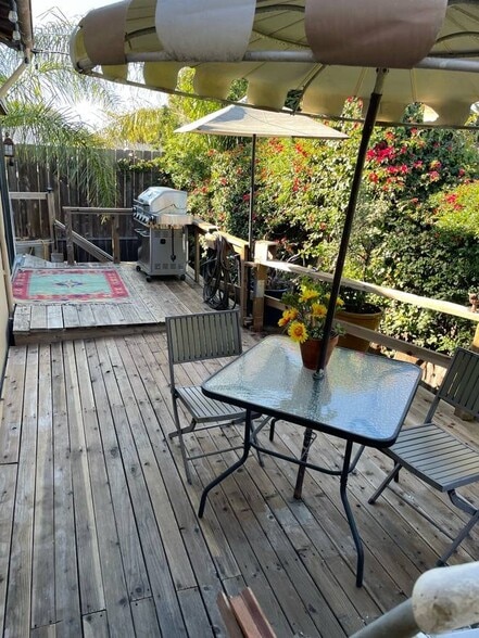 Building Photo - 487 Lado De Loma Dr