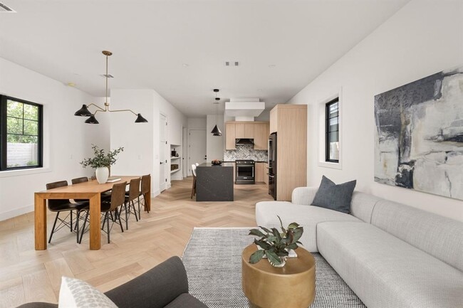 Building Photo - 2707 Stacy Ln