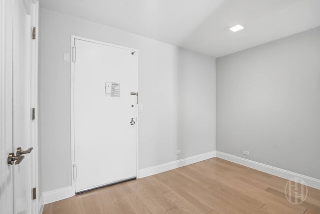 Building Photo - 155 W 68th St