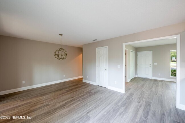 Building Photo - 6264 Diane Rd