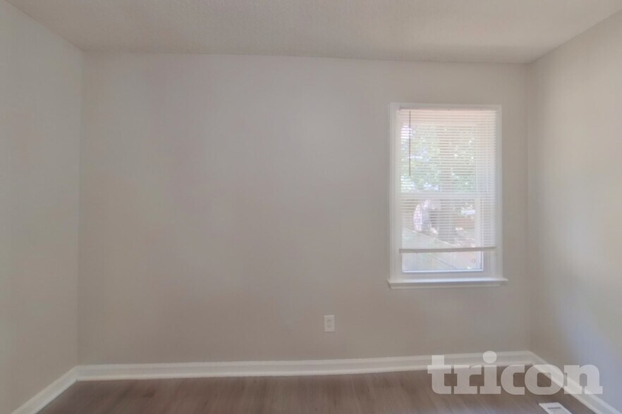 Building Photo - 216 Netherland Dr