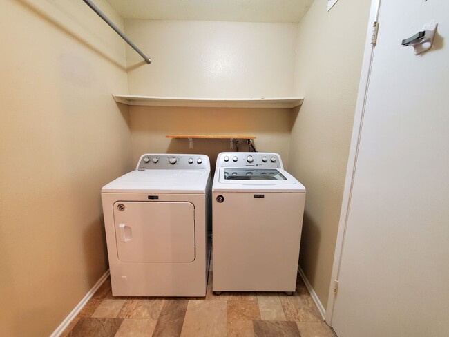 Building Photo - Nice 2-Story 2-Bedroom Condo Available in Grand Terrace!