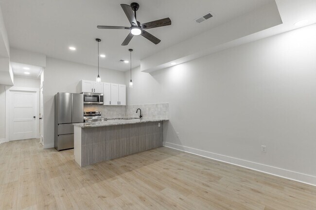 Building Photo - 1124 Garfield St