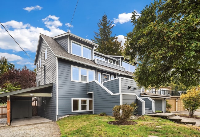 Building Photo - 18811 SE 42nd St