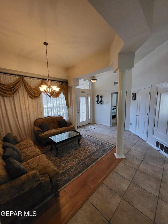 Building Photo - 6354 Franklin View Dr