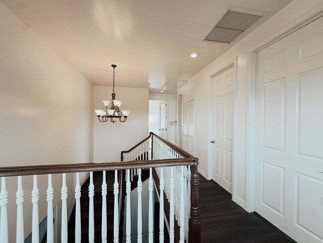 Building Photo - Multi-Generational 5-Bedroom, 4 Bath Home ...
