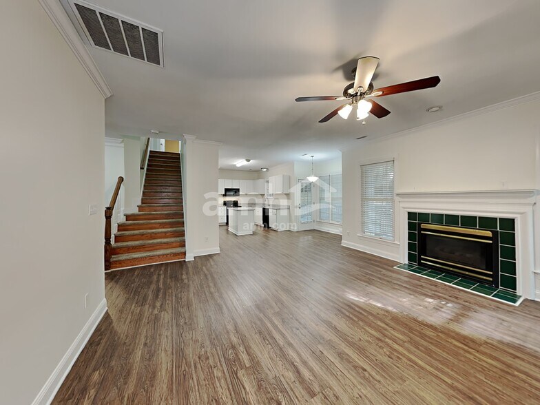 Building Photo - 7809 Hollow Oaks Ln