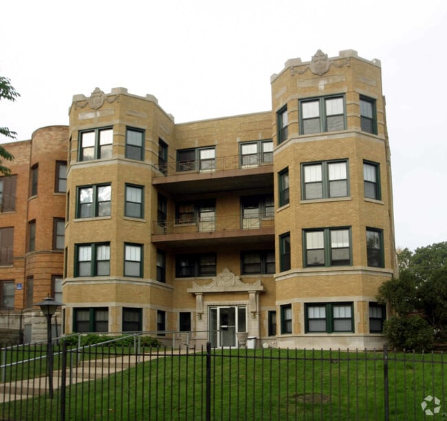 Building Photo - 4706 N. Beacon Street