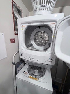 Building Photo - 824 18th St NE