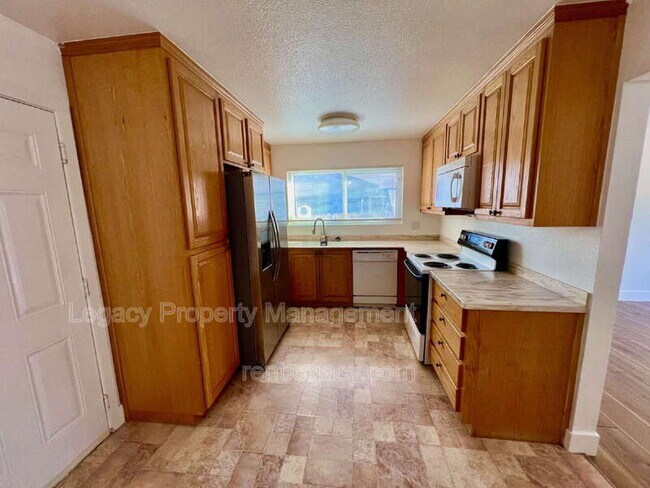 Building Photo - 2459 Gulf Dr