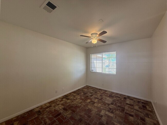 Building Photo - 6124 Malaga Ct