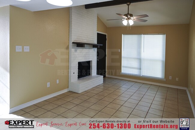 Building Photo - 1235 Royal Crest Dr