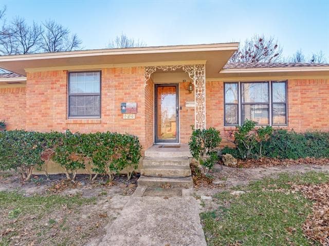 Building Photo - 722 Hawthorne Dr