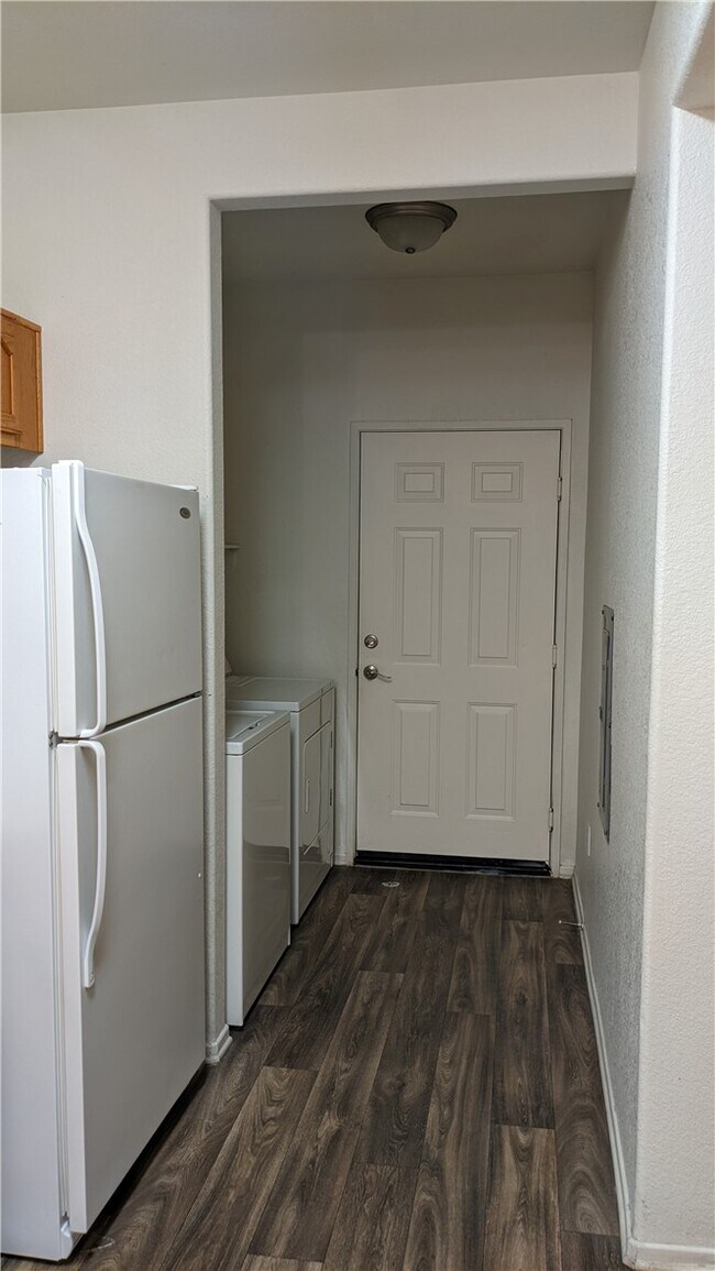 Building Photo - 41410 Juniper St