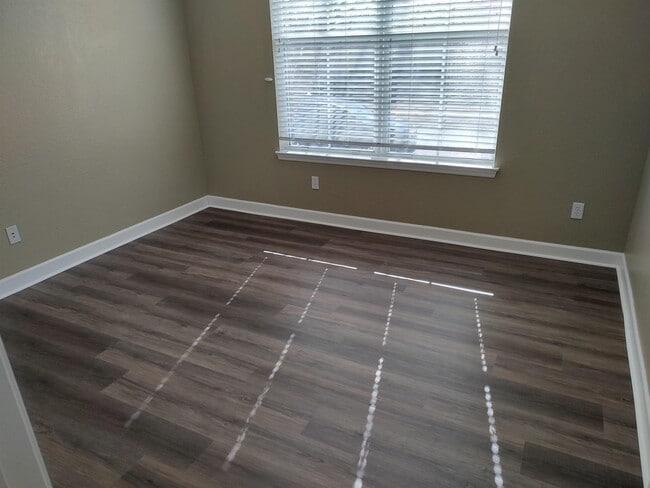 Building Photo - 3324 Calumet Dr