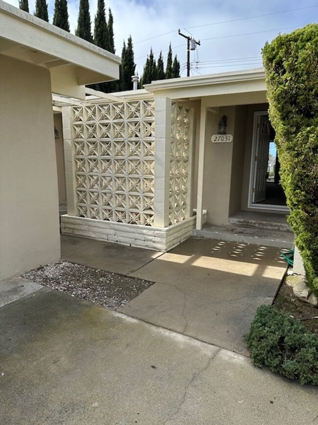 Building Photo - RANCHO PALOS VERDES 3 BDRM/2 BATH HOME FOR LEASE!