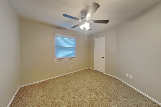 Building Photo - 1511 Miller Ave