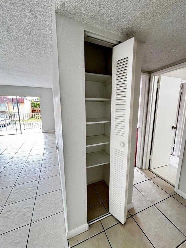 Building Photo - 9970 SW 88th St