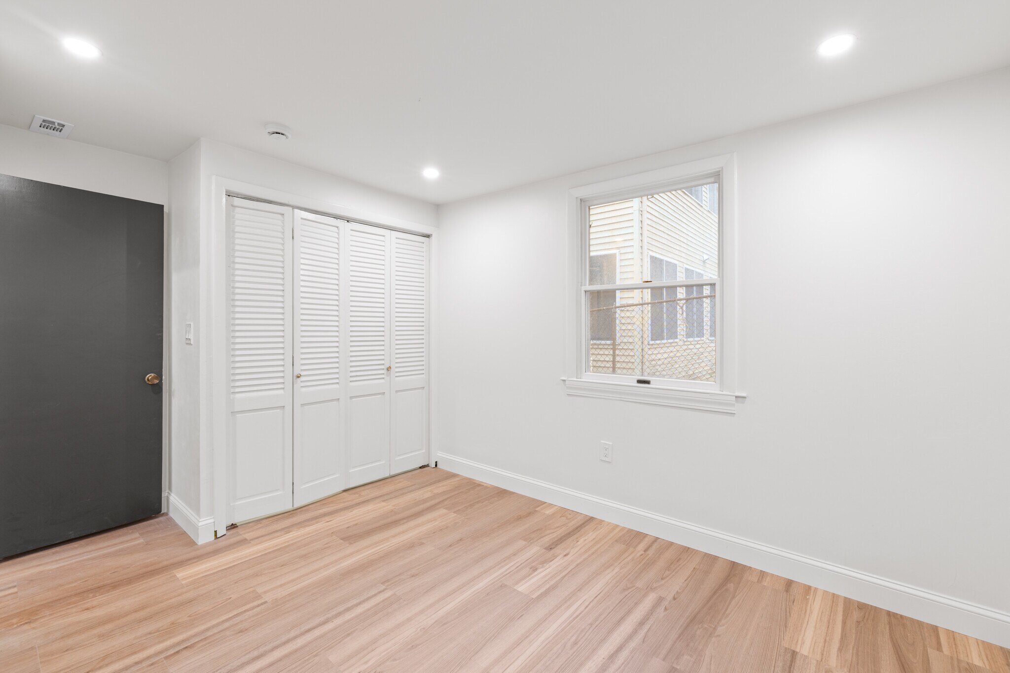 Building Photo - 62 Locust St