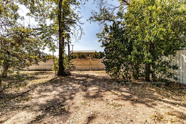 Building Photo - 139 Hansford St
