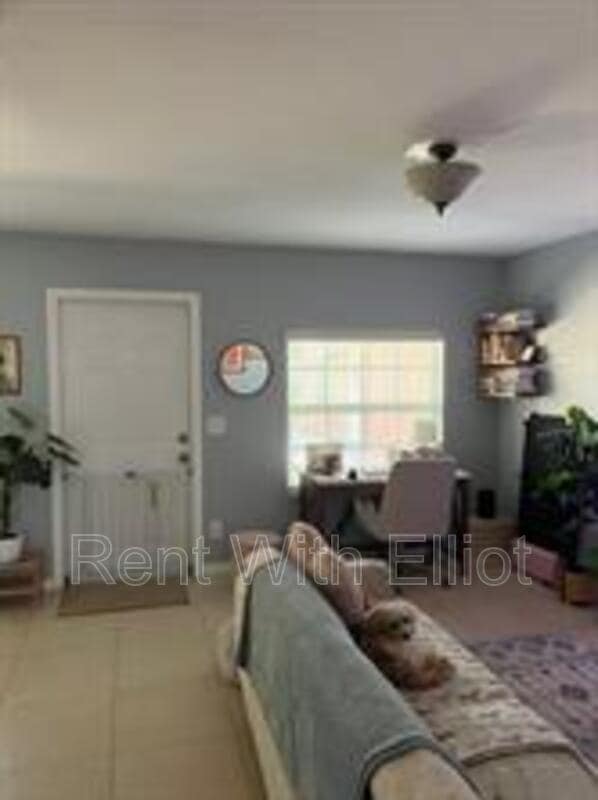 Building Photo - 1405 Miami Rd