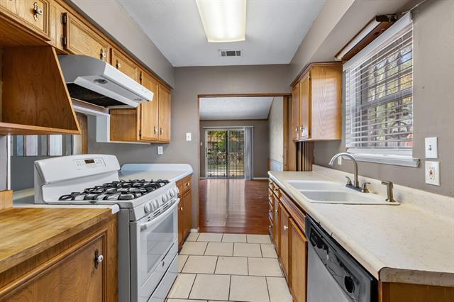 Building Photo - 1105 Lawson Dr