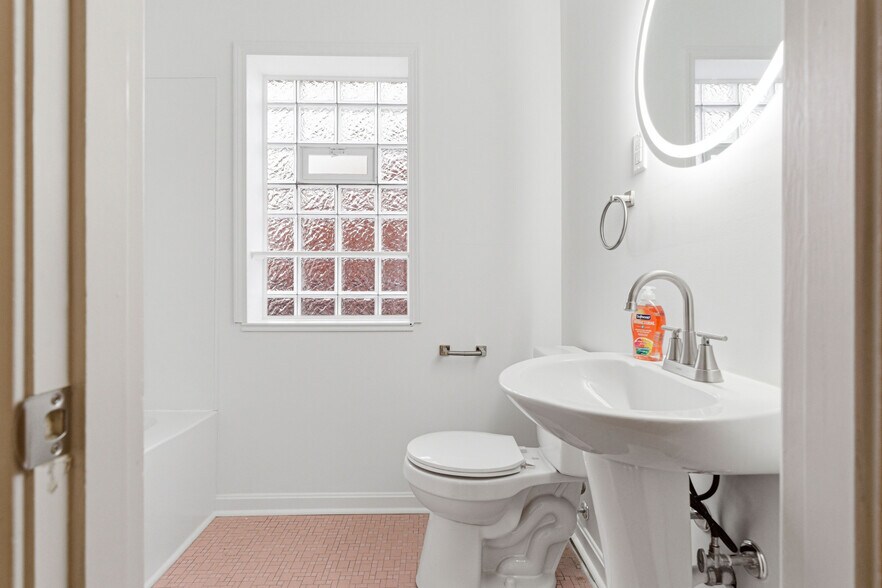 Building Photo - 925 Ashland Ave