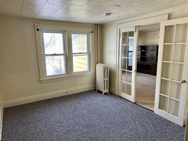 Building Photo - "Charming 2-Bed Gem in Virginia, MN – Perfect for Cozy Living!"