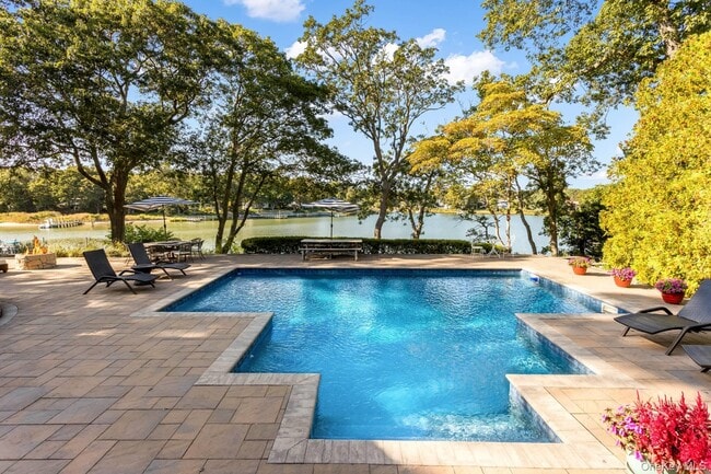 Building Photo - 3693 Pine Neck Rd