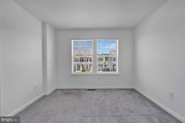 Building Photo - 8008 Hubble Dr