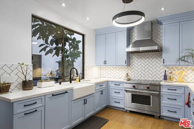 Building Photo - 2237 Century Hill